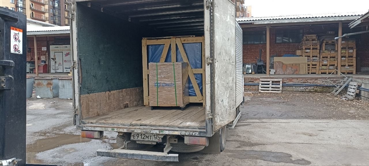 Отгрузка винтового компрессора Remeza ВК30-10 и рефрижераторного осушителя Remeza RFD215 в г. Красноярск от 25.05.2026