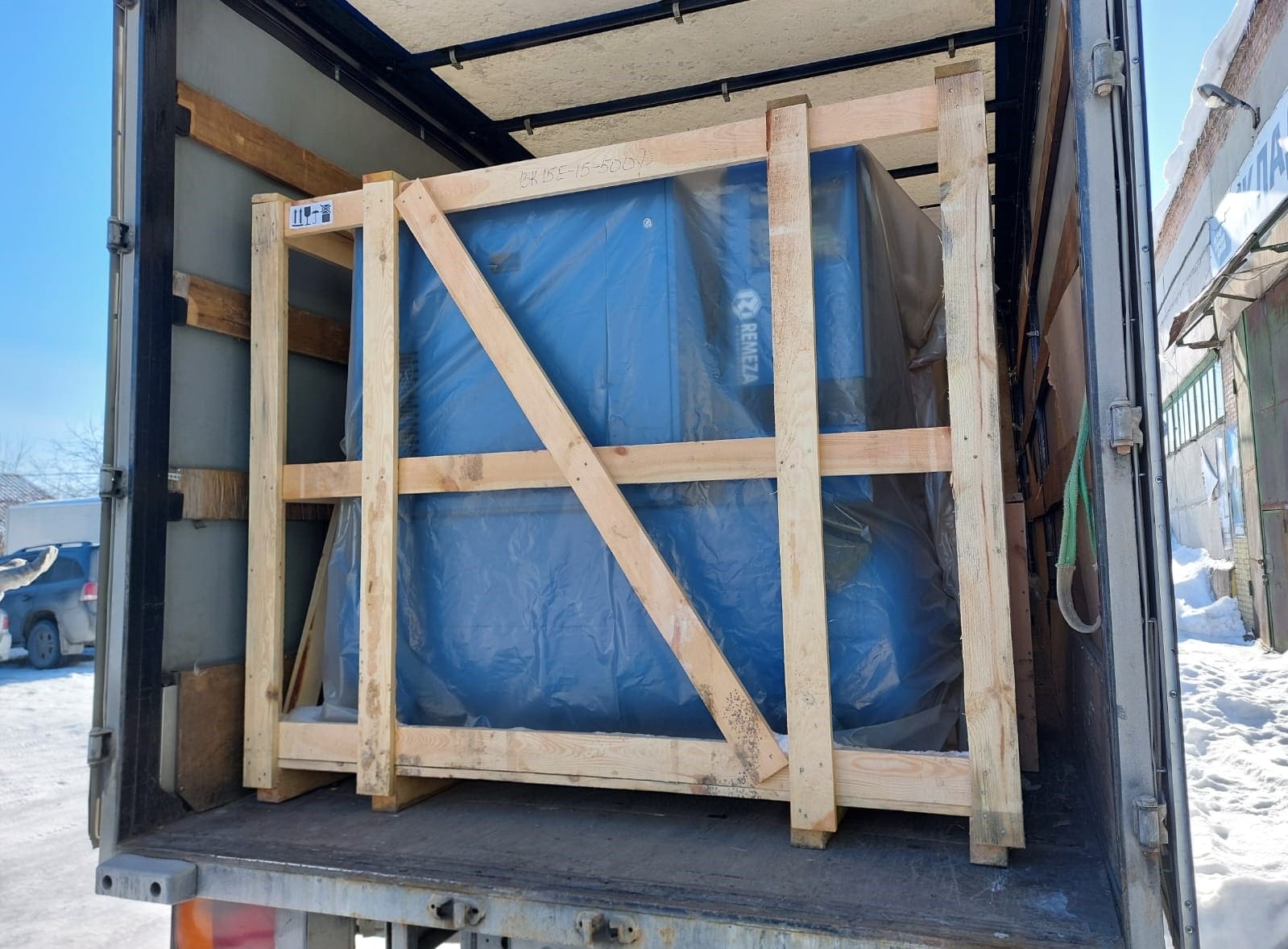 Отгрузка винтового компрессора Remeza ВК15Е-15-500Д в Новосибирске